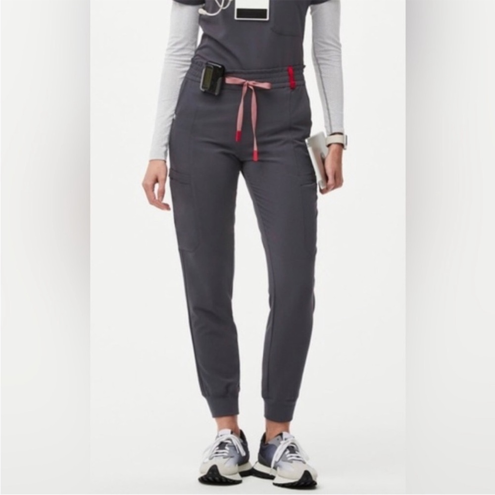 FIGS Women’s Lesage Jogger Scrub Pants